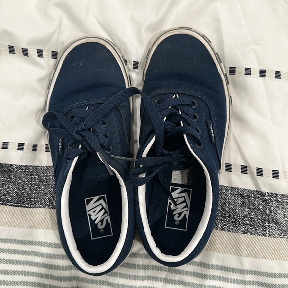 Vans - Picture 4 of 4